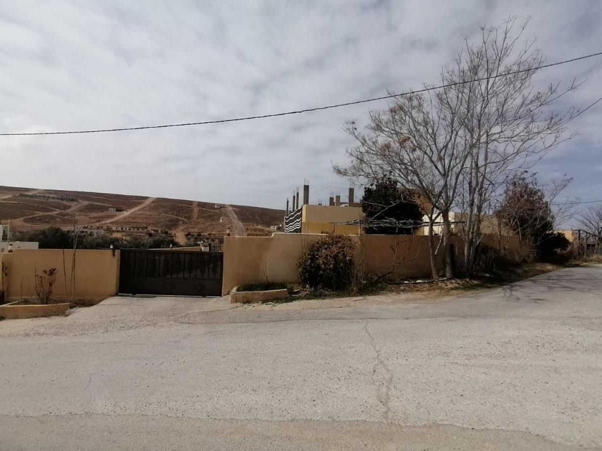 Farmer Stay Hostel Wadi Musa Exterior foto